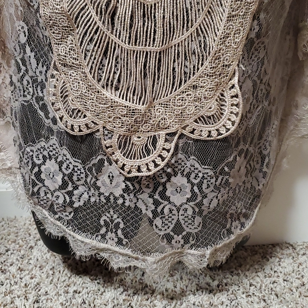 Daytrip Lace Embellished Boho Top NWOT - Picture 4 of 13